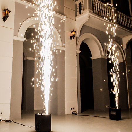 Location 2 machine à étincelles froides  – Tarif unique week-end (= 1 jour de location)